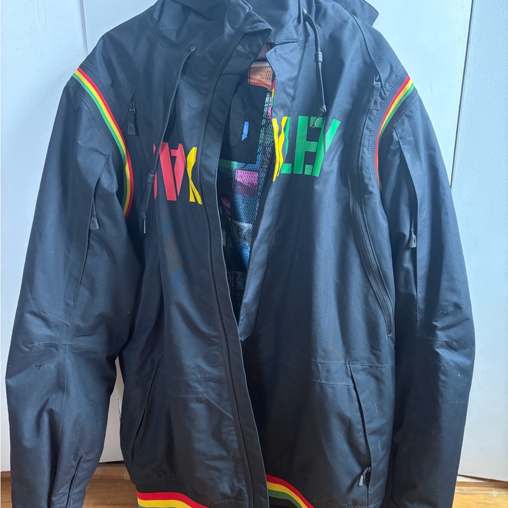 Oakley Black Snowboard Jacket, Rasta colors